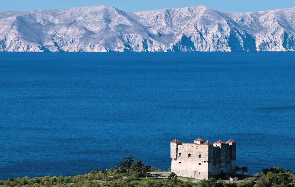 2 * Senj (Lika-Senj)